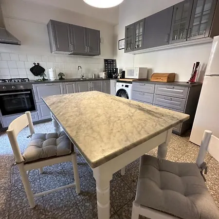 לינה וארוחת בוקר Michelangelo - Casa Babette *